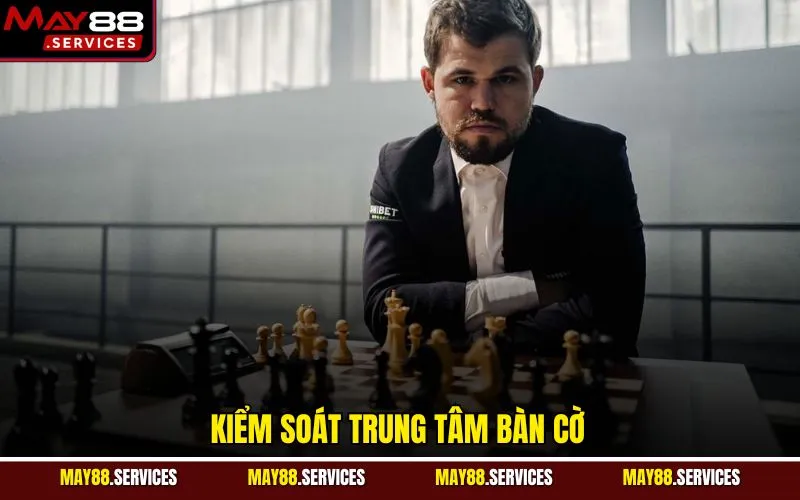 Kiểm soát trung tâm bàn cờ